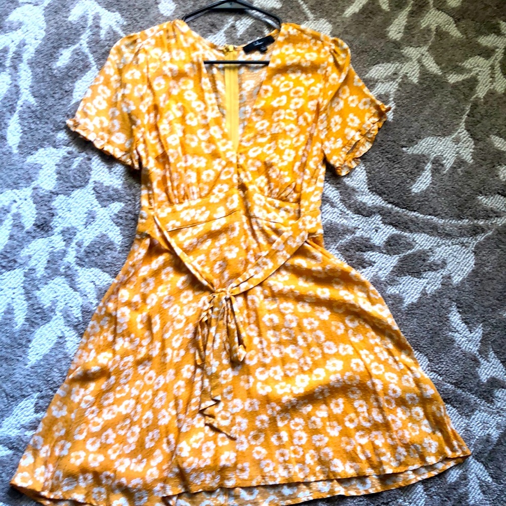 Lulus sundress size L floral yellow